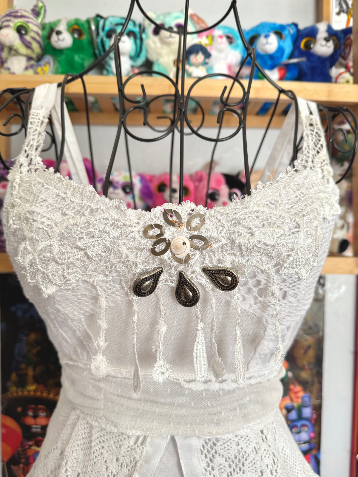 y2k vintage white crocheted cropped and fitted fairy hem cami top