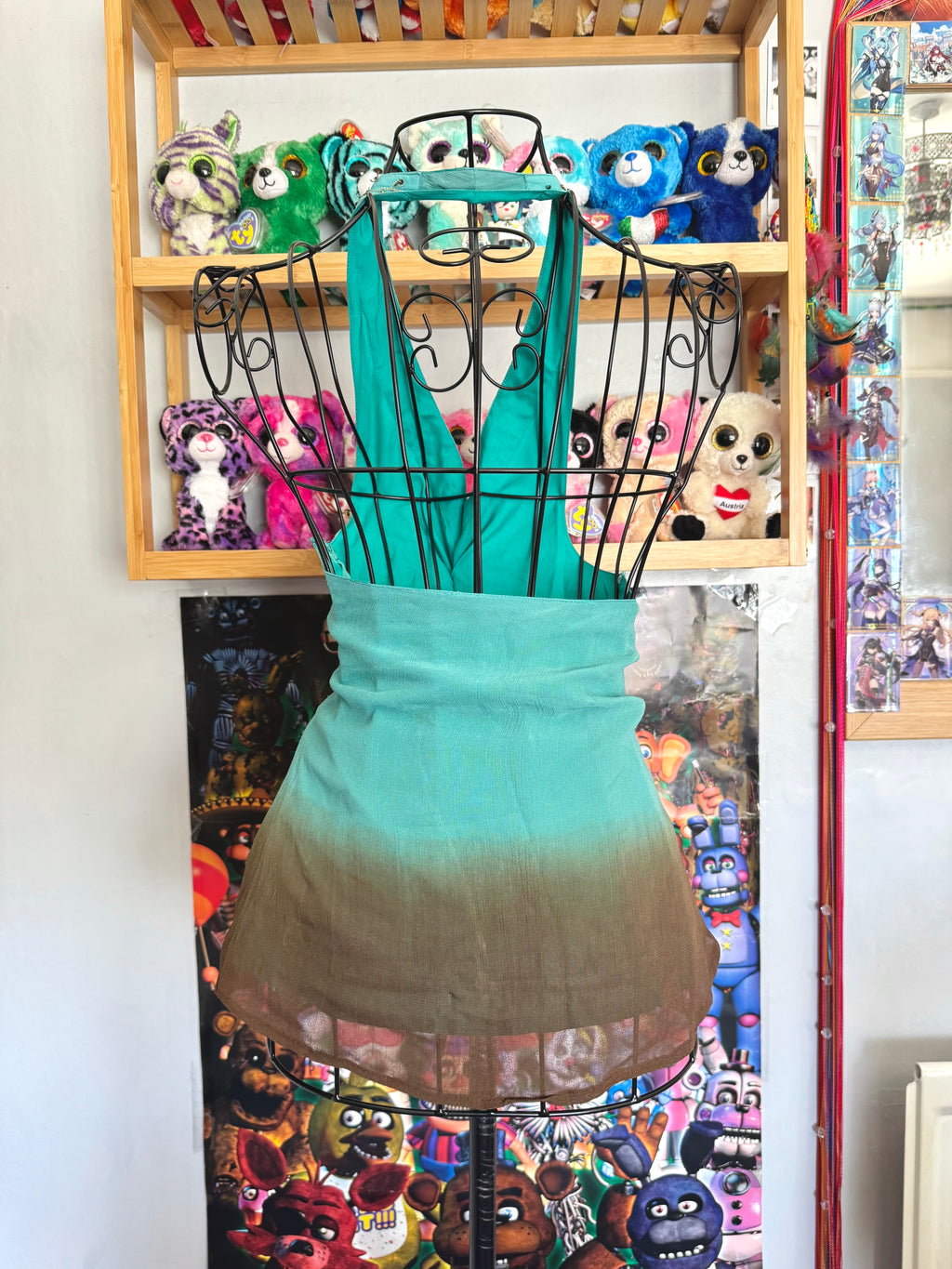 y2k vintage ombre brown and turquoise blue fitted halterneck floral embroidered top