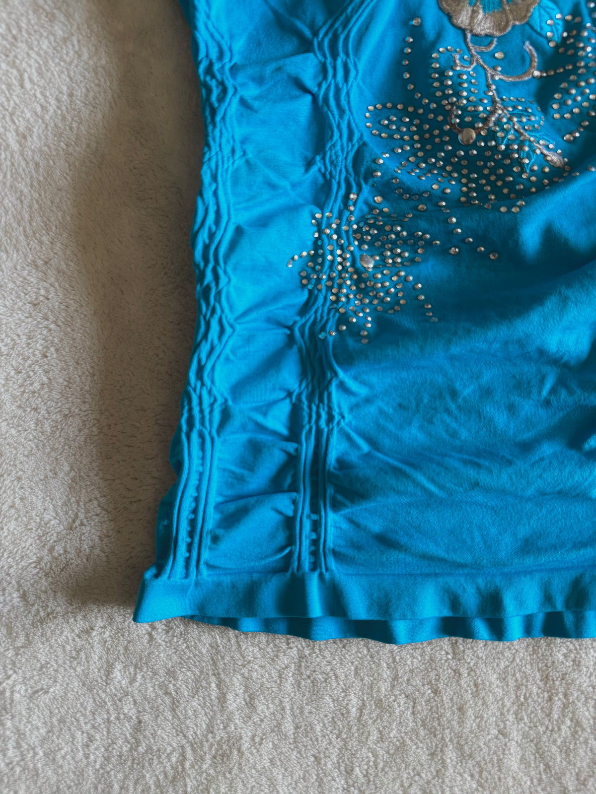 y2k vintage aqua blue seamless cami top with lace trimmings and rhinestones
