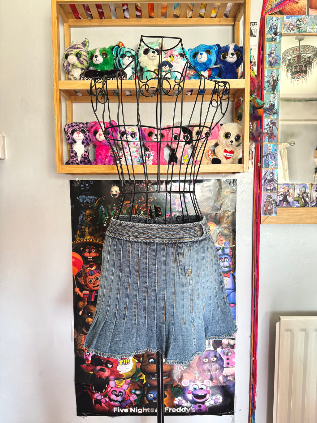 y2k vintage low waisted tightly pleated medium wash denim mini skirt