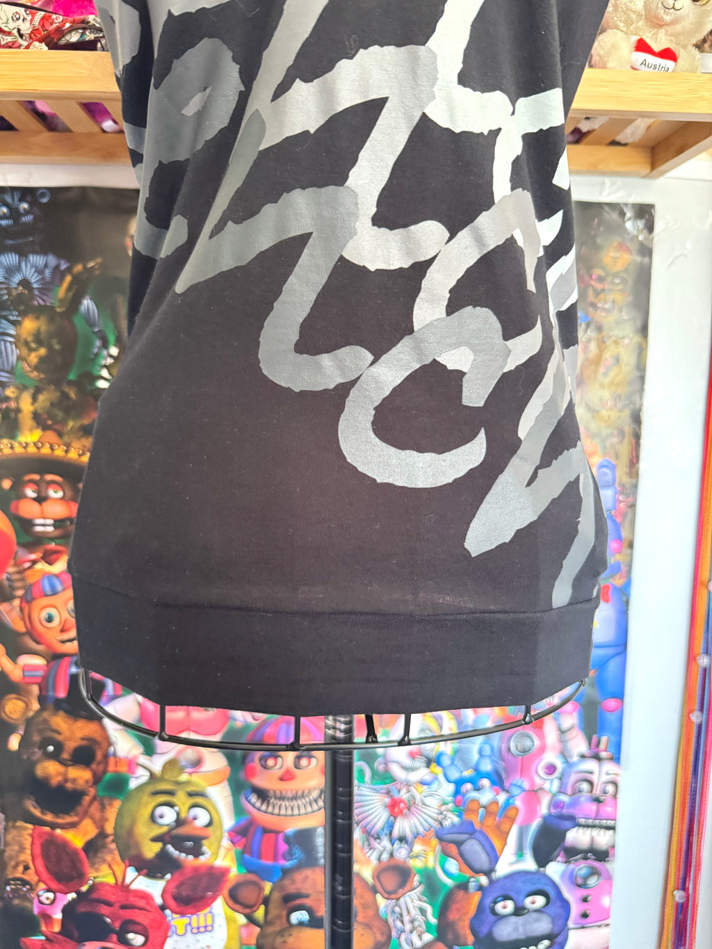 y2k vintage sleeveless fitted Vneck graphic Bench vest top