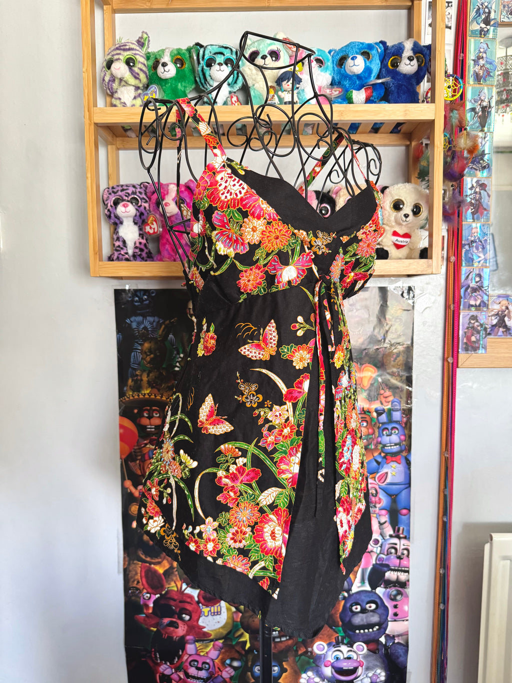 y2k vintage black and multi floral beaded fitted cami top