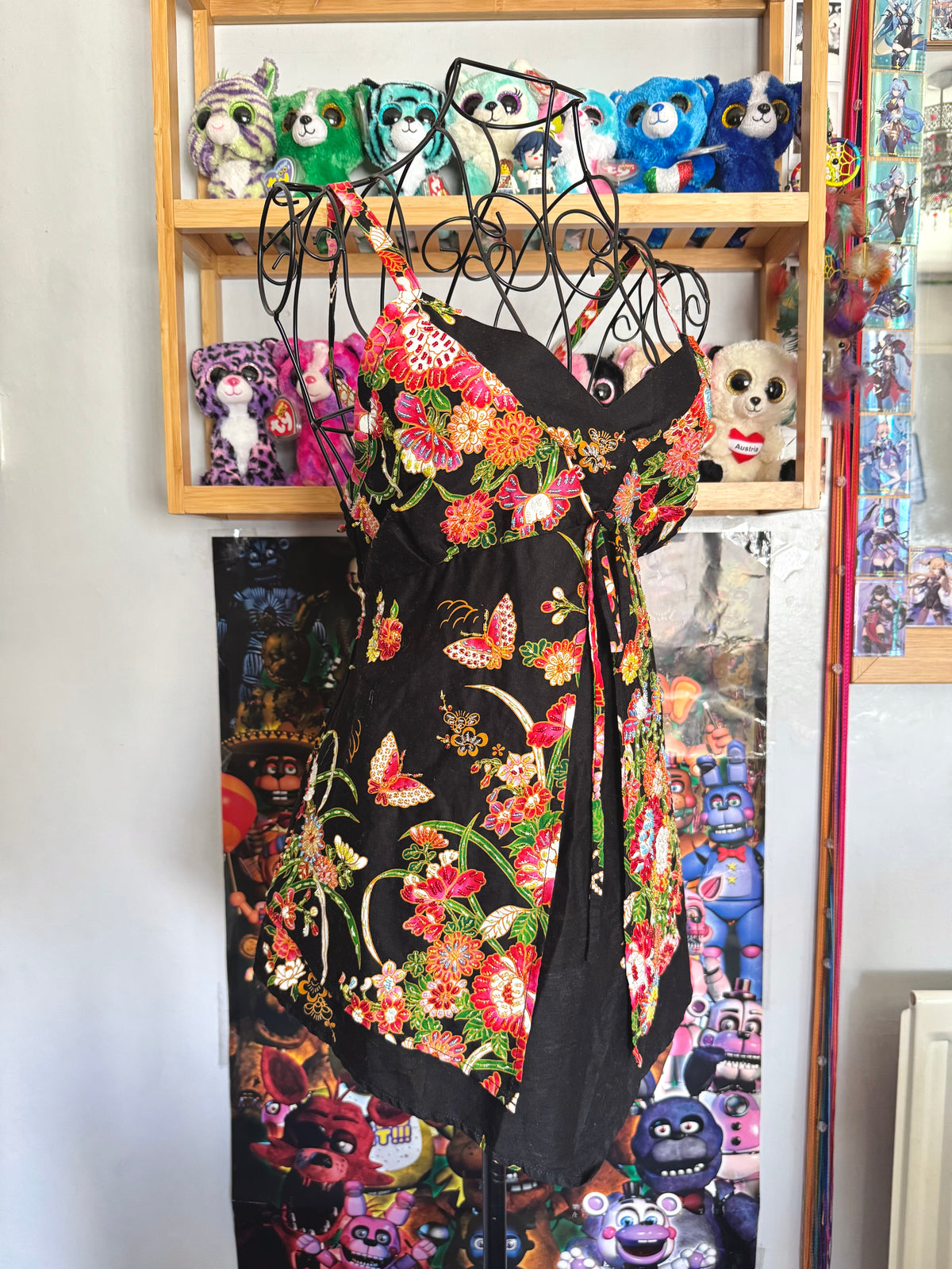 y2k vintage black and multi floral beaded fitted cami top