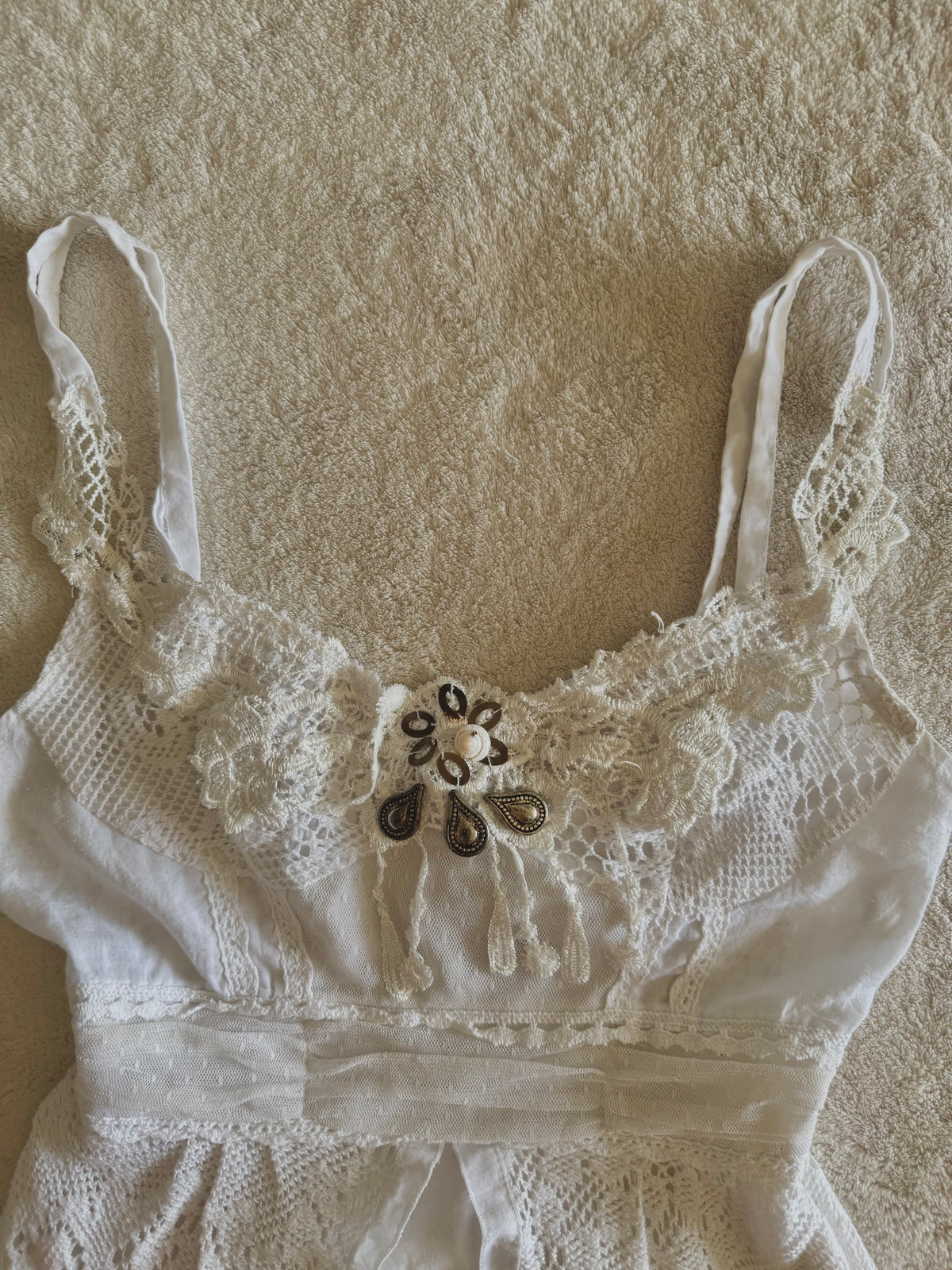 y2k vintage white crocheted cropped and fitted fairy hem cami top
