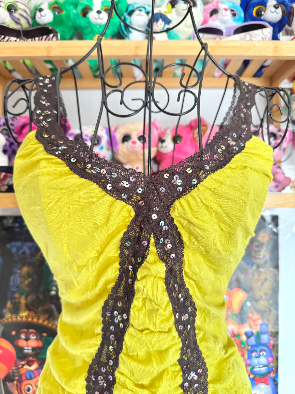 y2k vintage yellow ruched and fitted cami top with brown lace trimmings and sequins
