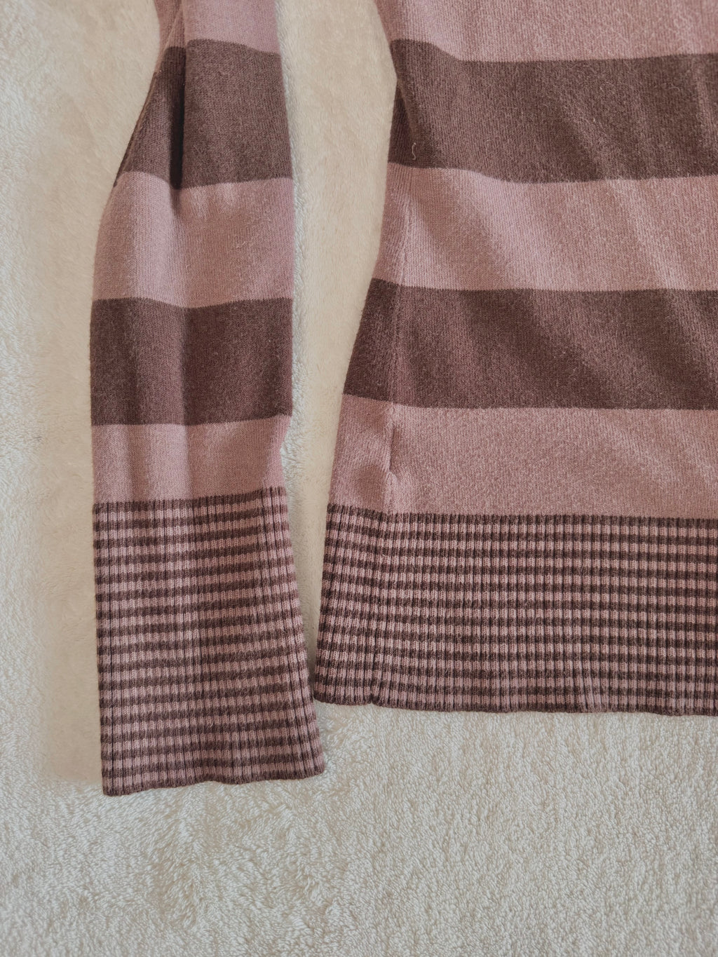 y2k vintage chocolate brown striped long sleeved vneck fitted jumper