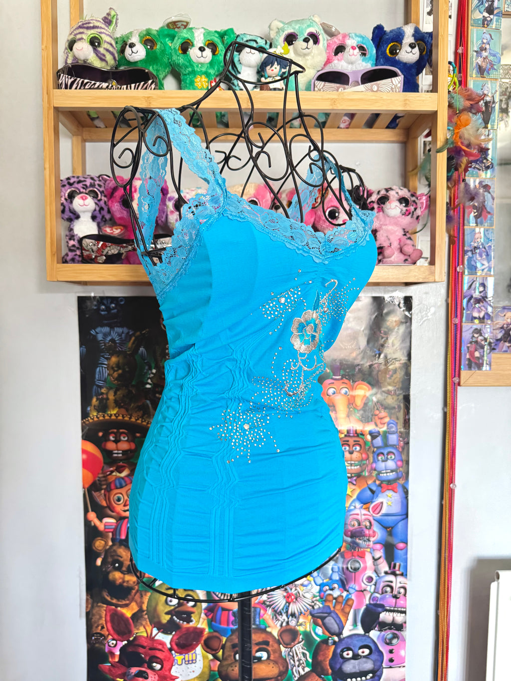 y2k vintage aqua blue seamless cami top with lace trimmings and rhinestones