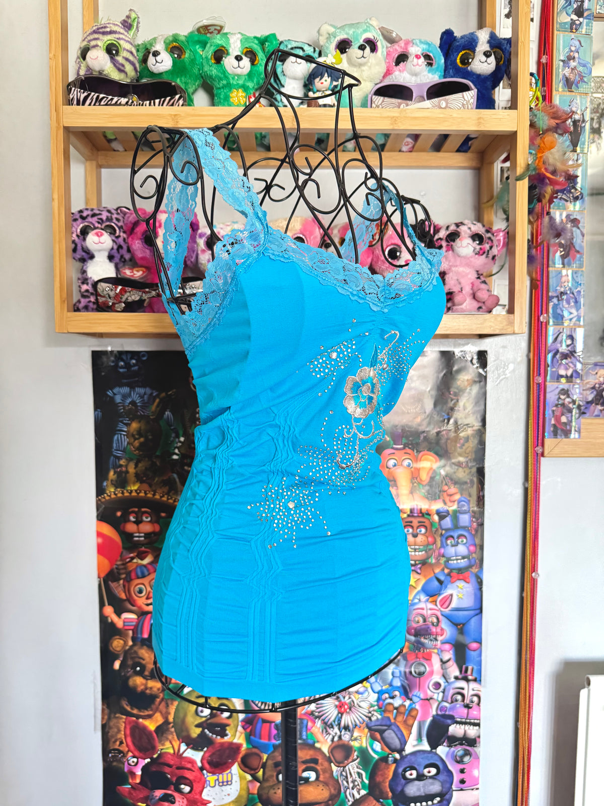 y2k vintage aqua blue seamless cami top with lace trimmings and rhinestones