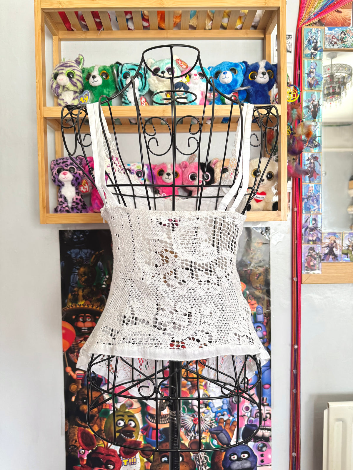 y2k vintage white crocheted cropped and fitted fairy hem cami top