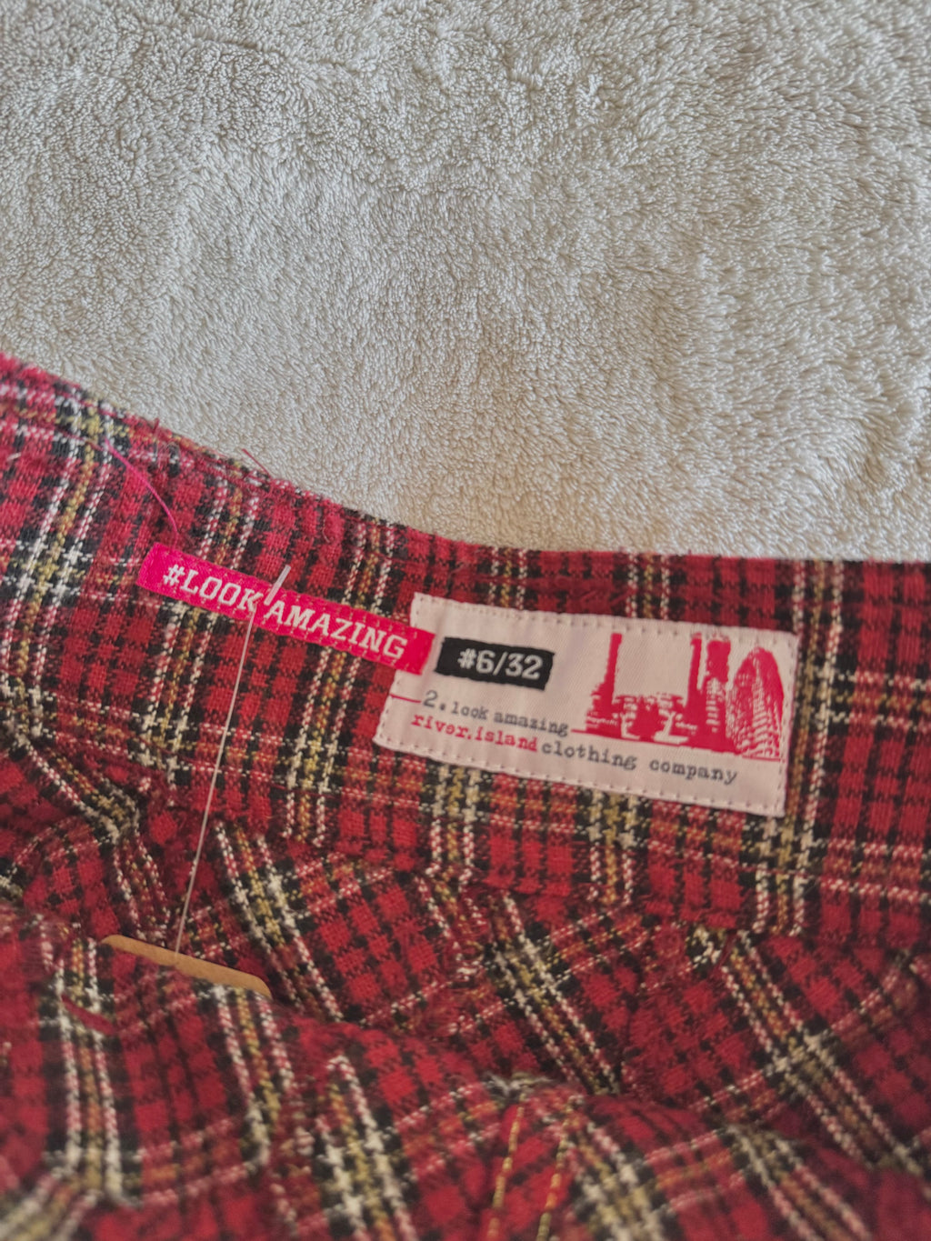 y2k vintage low waisted tartan pattern red ruffled mini skirt with buckles