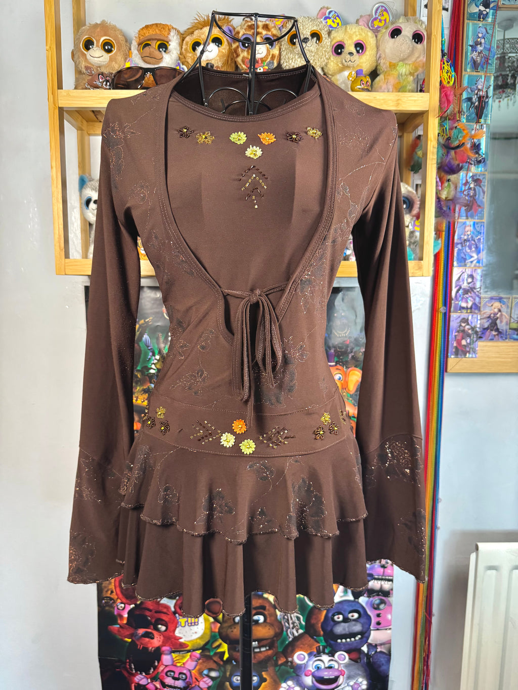 y2k vintage style brown fitted long sleeved floral layered top with ruffle tiered bottom fairycore