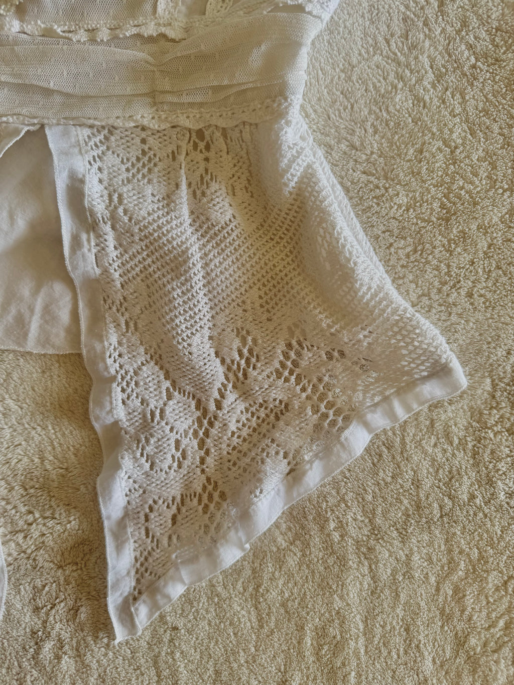 y2k vintage white crocheted cropped and fitted fairy hem cami top