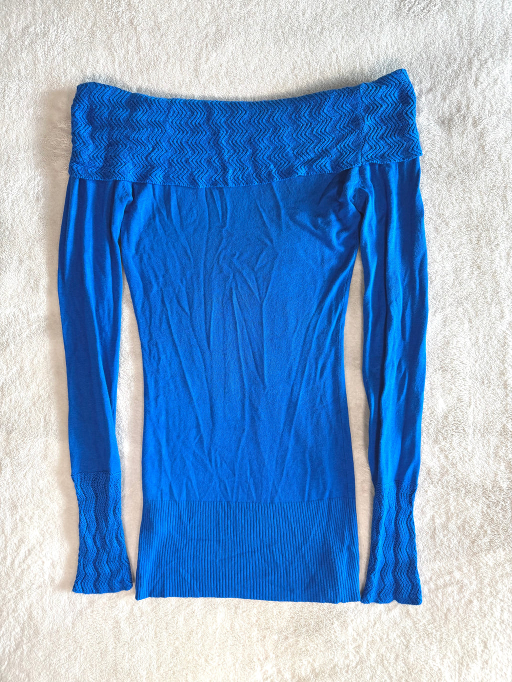 y2k vintage royal blue off shoulder fitted long sleeved top with ribbed knit detail