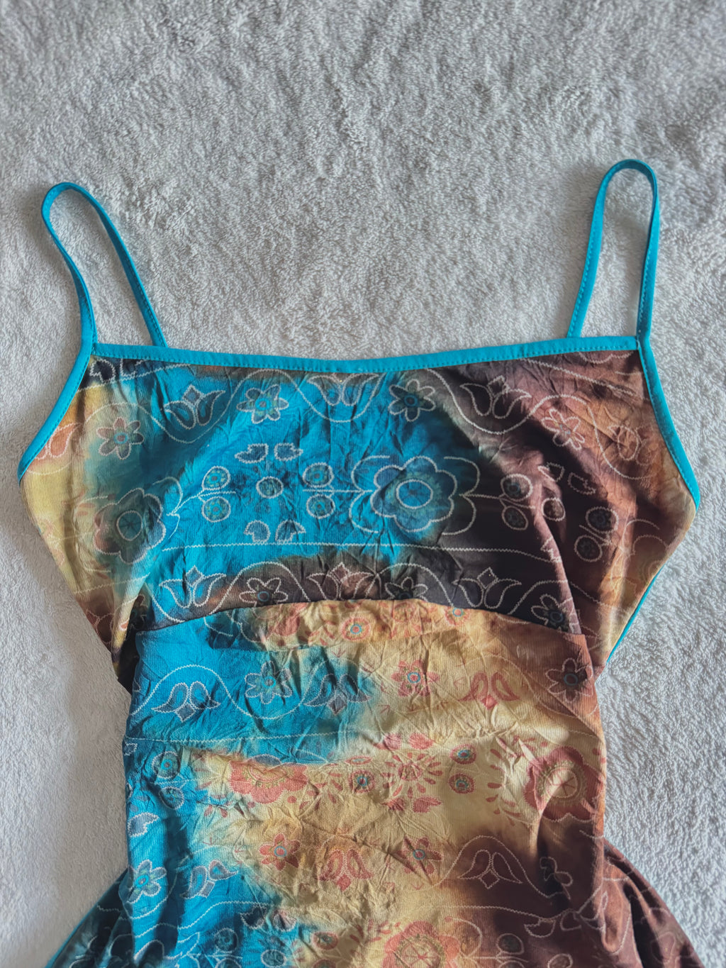 y2k vintage fitted aqua blue ombre earth cami top with floral patterning