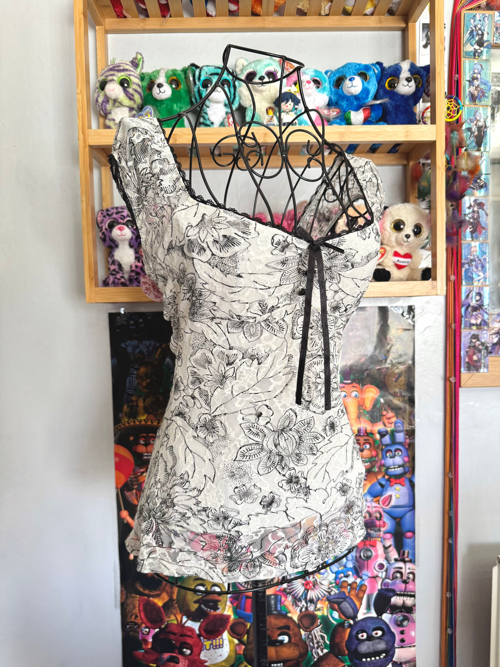 y2k vintage white floral sweetheart neckline fitted cami top