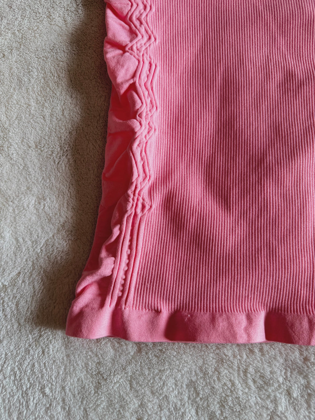 y2k vintage baby pink seamless cami top with lace trimmings and rhinestones