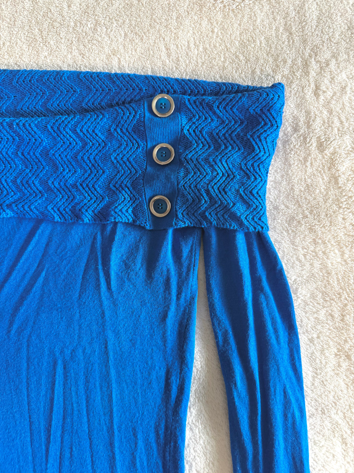 y2k vintage royal blue off shoulder fitted long sleeved top with ribbed knit detail