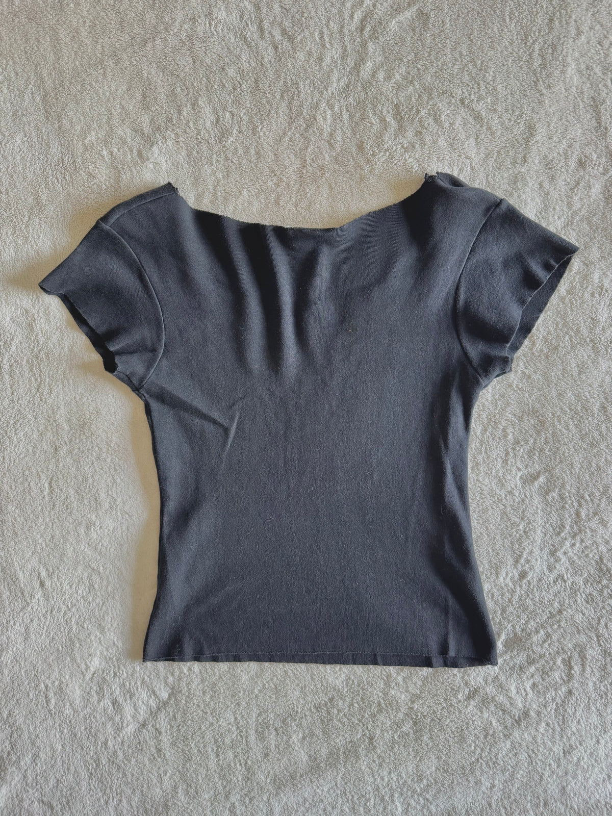 y2k vintage “men drive women crazy” graphic cropped and fitted vneck shirt