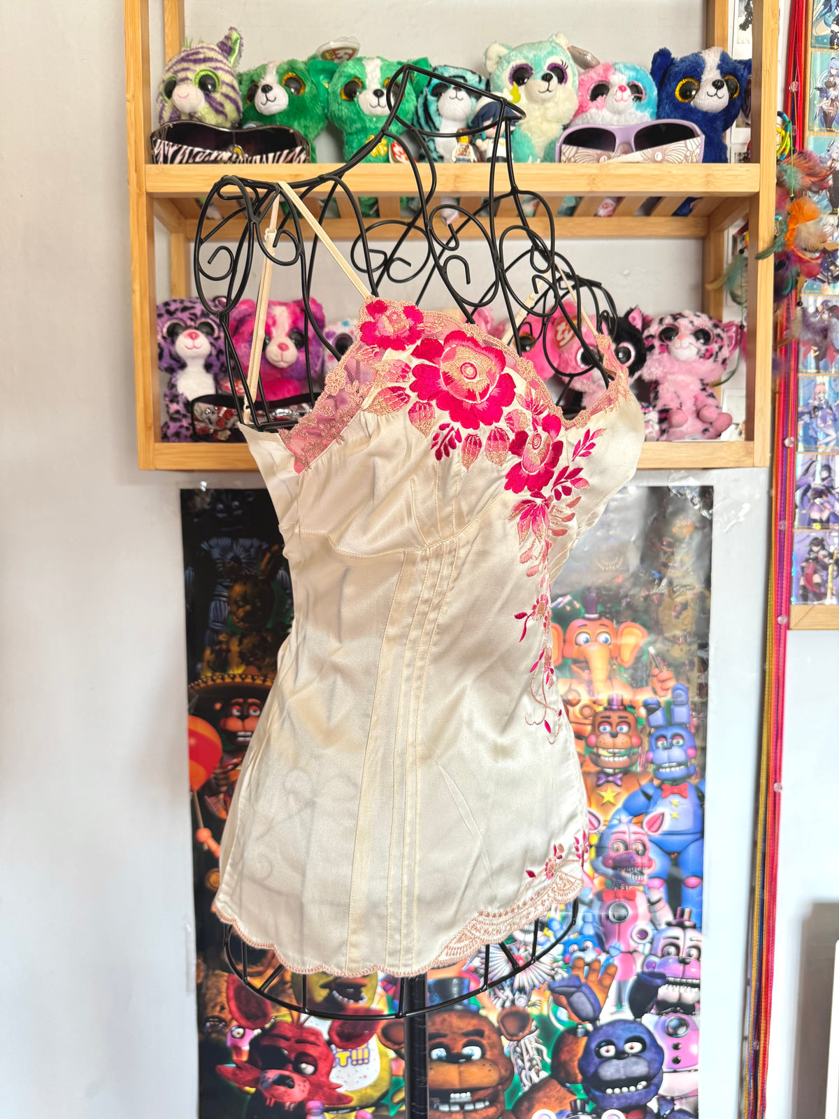 y2k vintage silk ivory white fitted cami top with pink floral embroidery