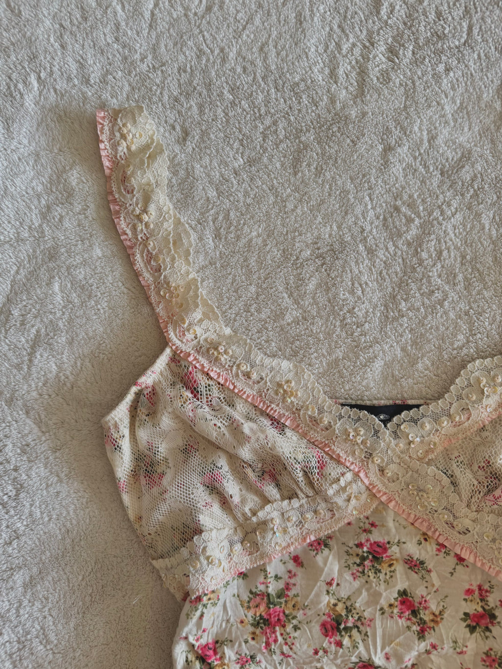 y2k vintage cream floral print sequin embellished ruffle lace trim cami top