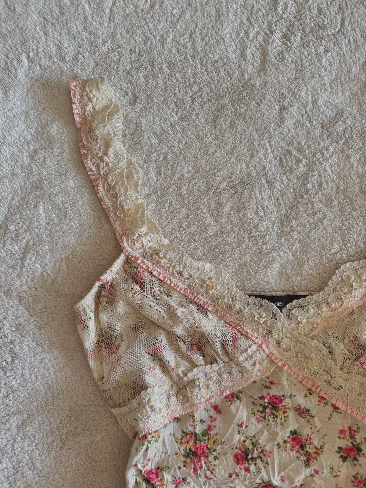 y2k vintage cream floral print sequin embellished ruffle lace trim cami top