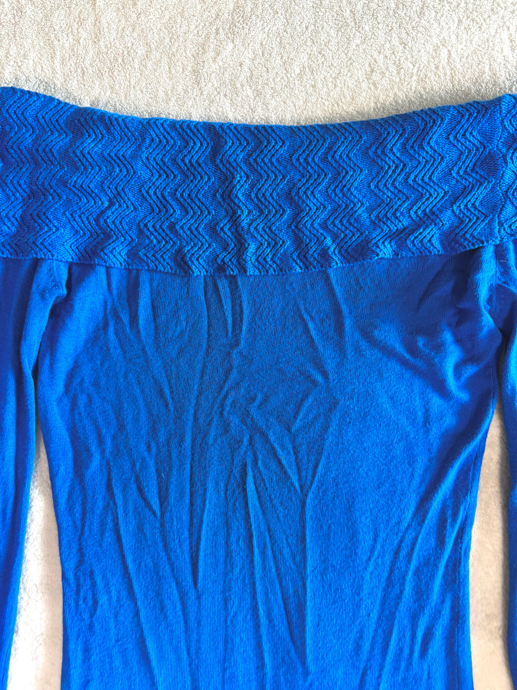 y2k vintage royal blue off shoulder fitted long sleeved top with ribbed knit detail