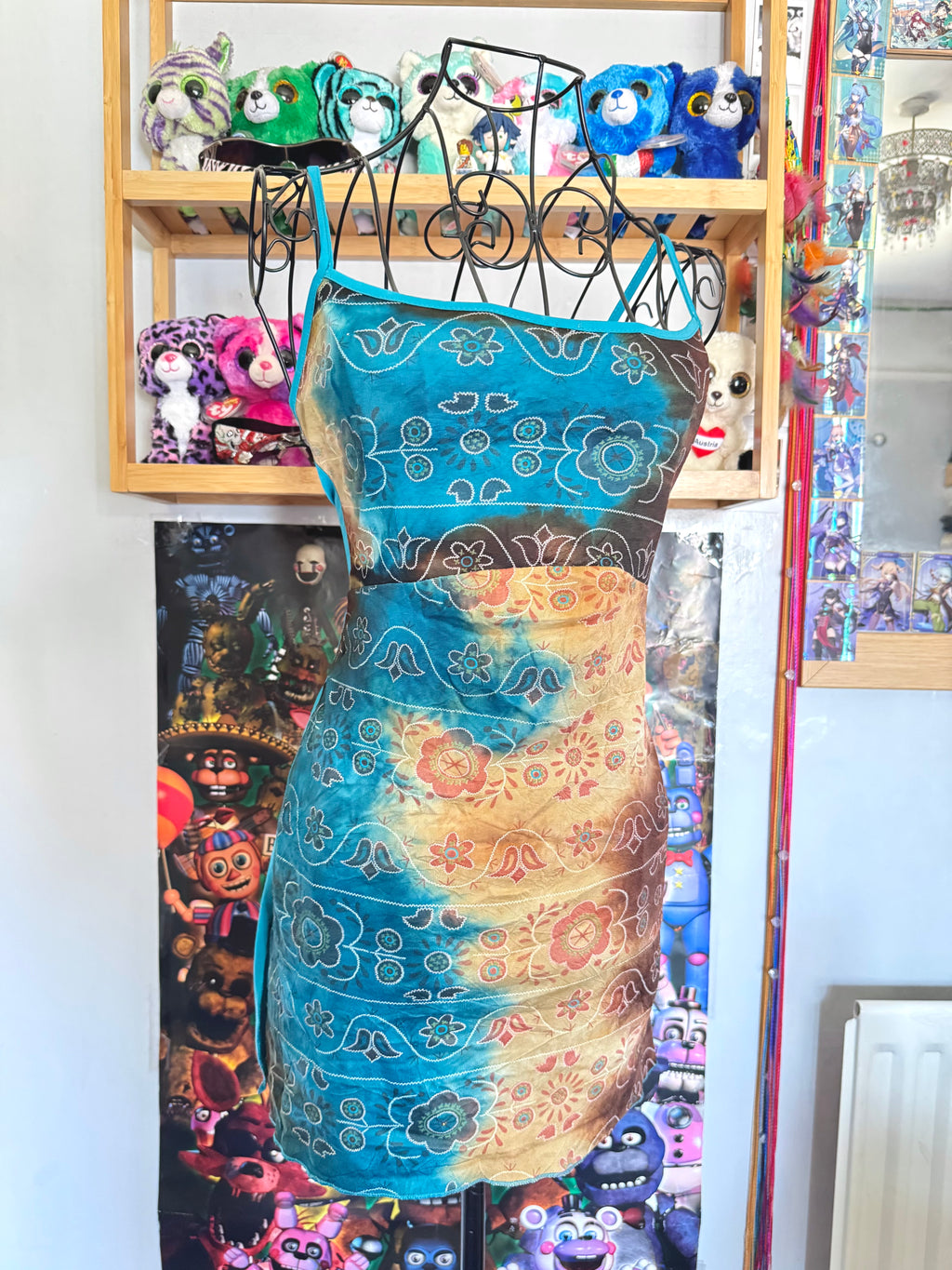 y2k vintage fitted aqua blue ombre earth cami top with floral patterning