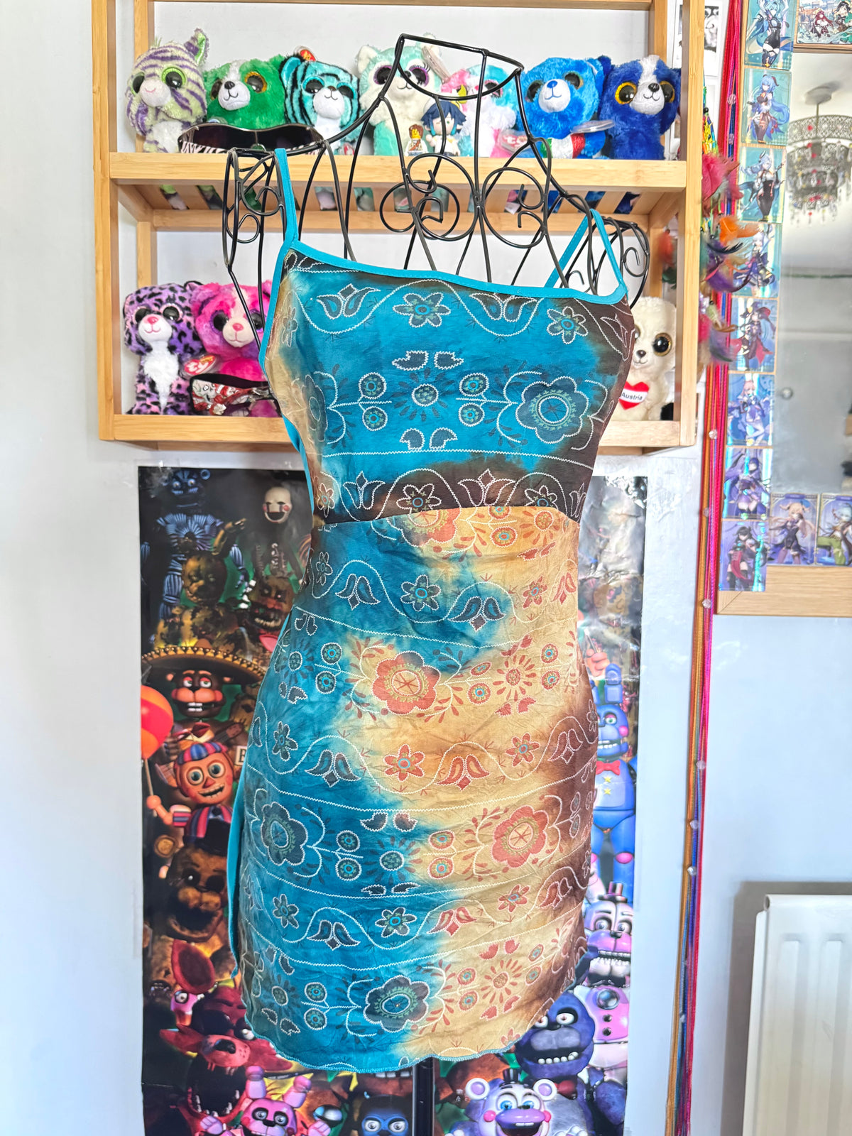 y2k vintage fitted aqua blue ombre earth cami top with floral patterning