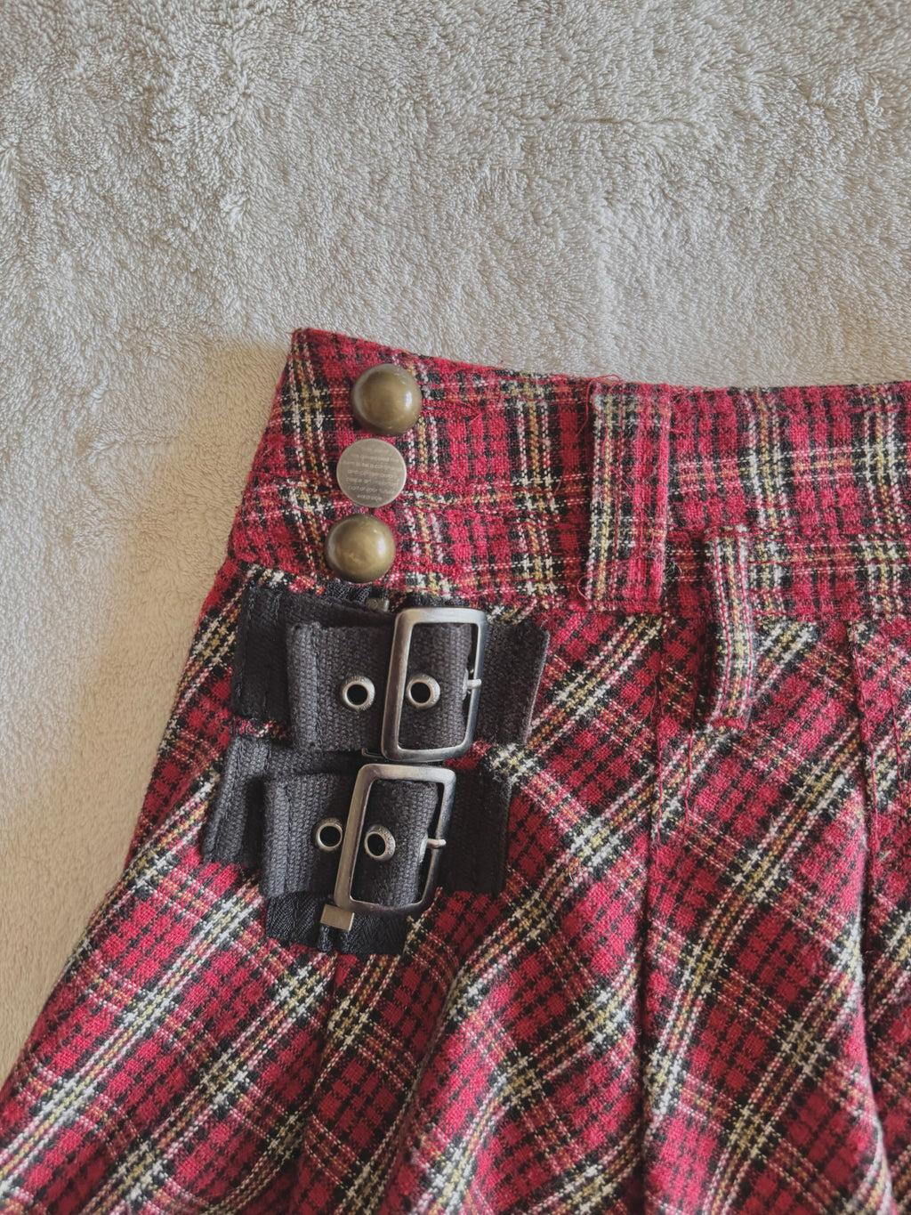 y2k vintage low waisted tartan pattern red ruffled mini skirt with buckles