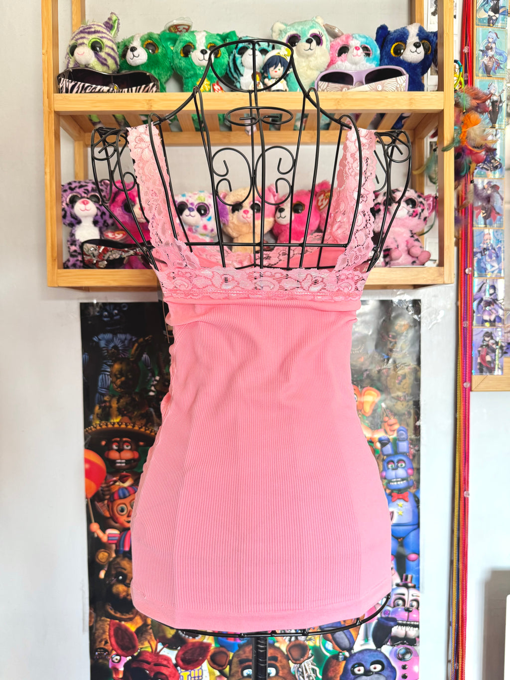 y2k vintage baby pink seamless cami top with lace trimmings and rhinestones