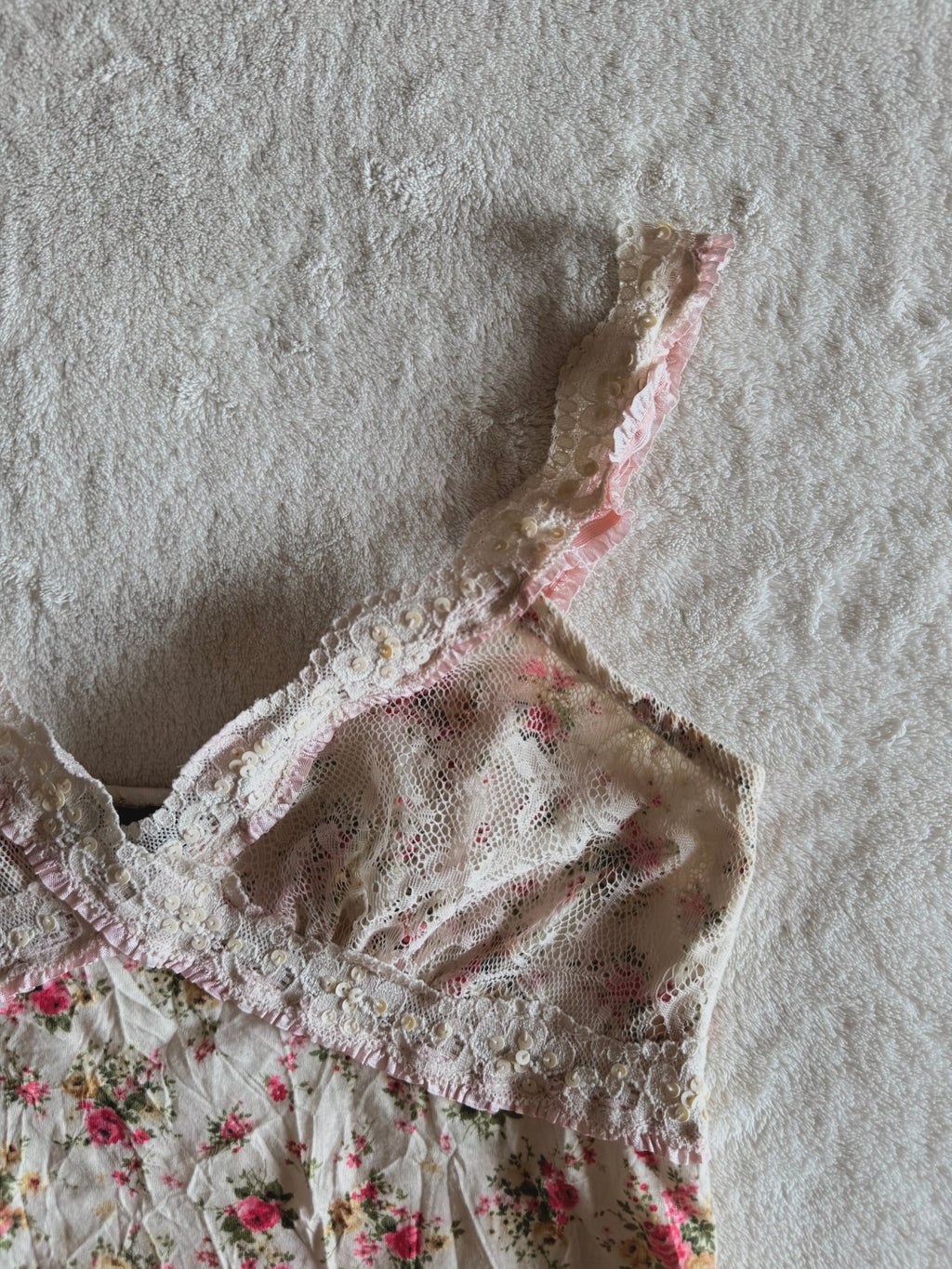 y2k vintage cream floral print sequin embellished ruffle lace trim cami top