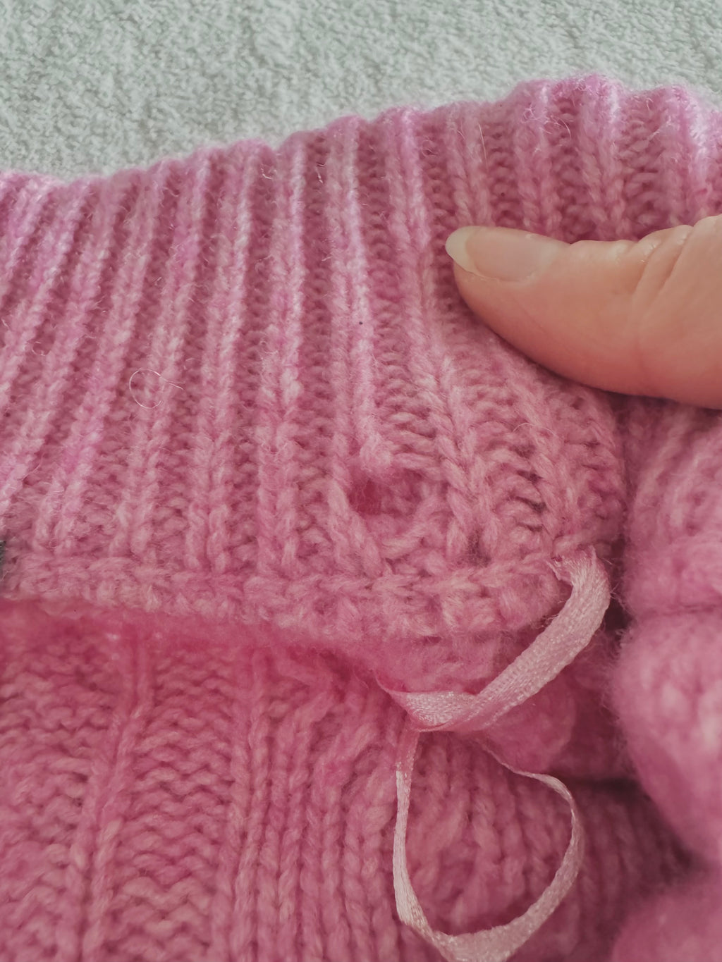 y2k vintage pink fitted cropped chunky cosy zip up jumper with bobbles