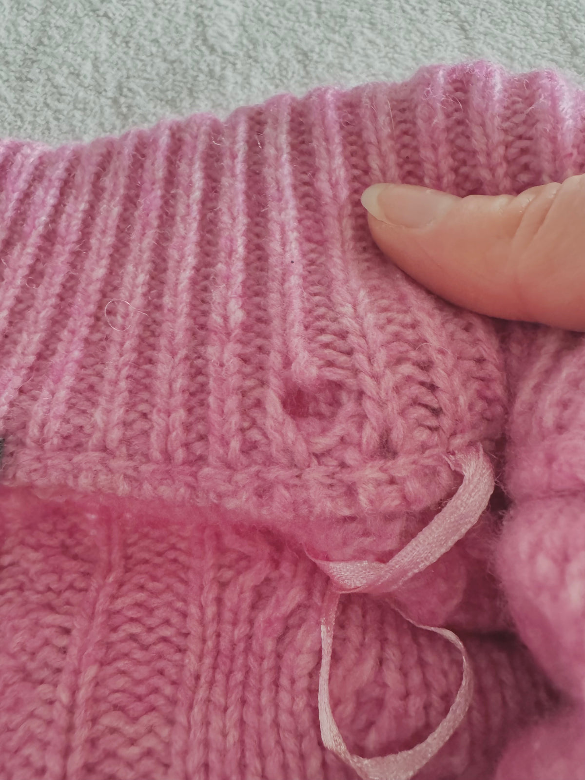 y2k vintage pink fitted cropped chunky cosy zip up jumper with bobbles