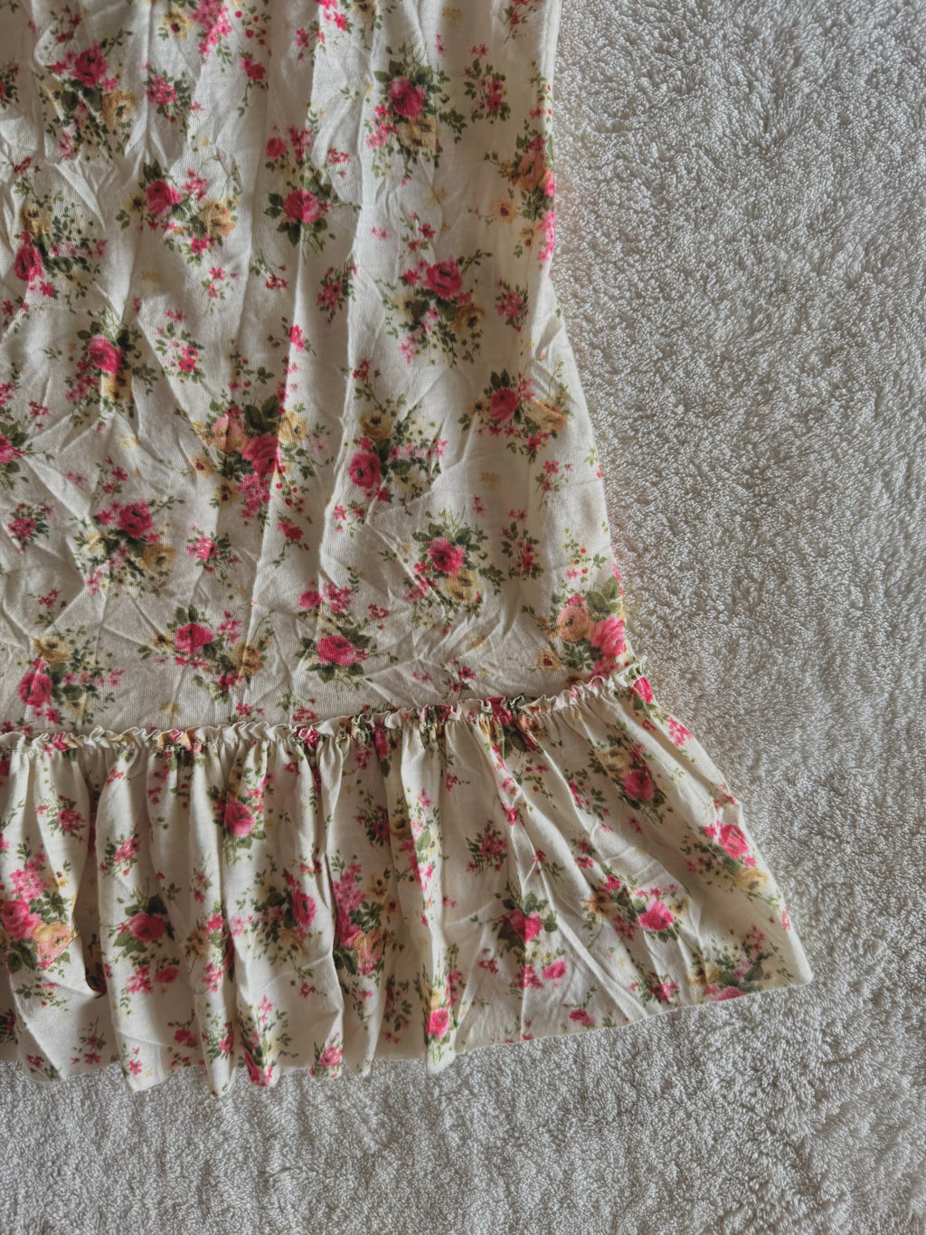 y2k vintage cream floral print sequin embellished ruffle lace trim cami top