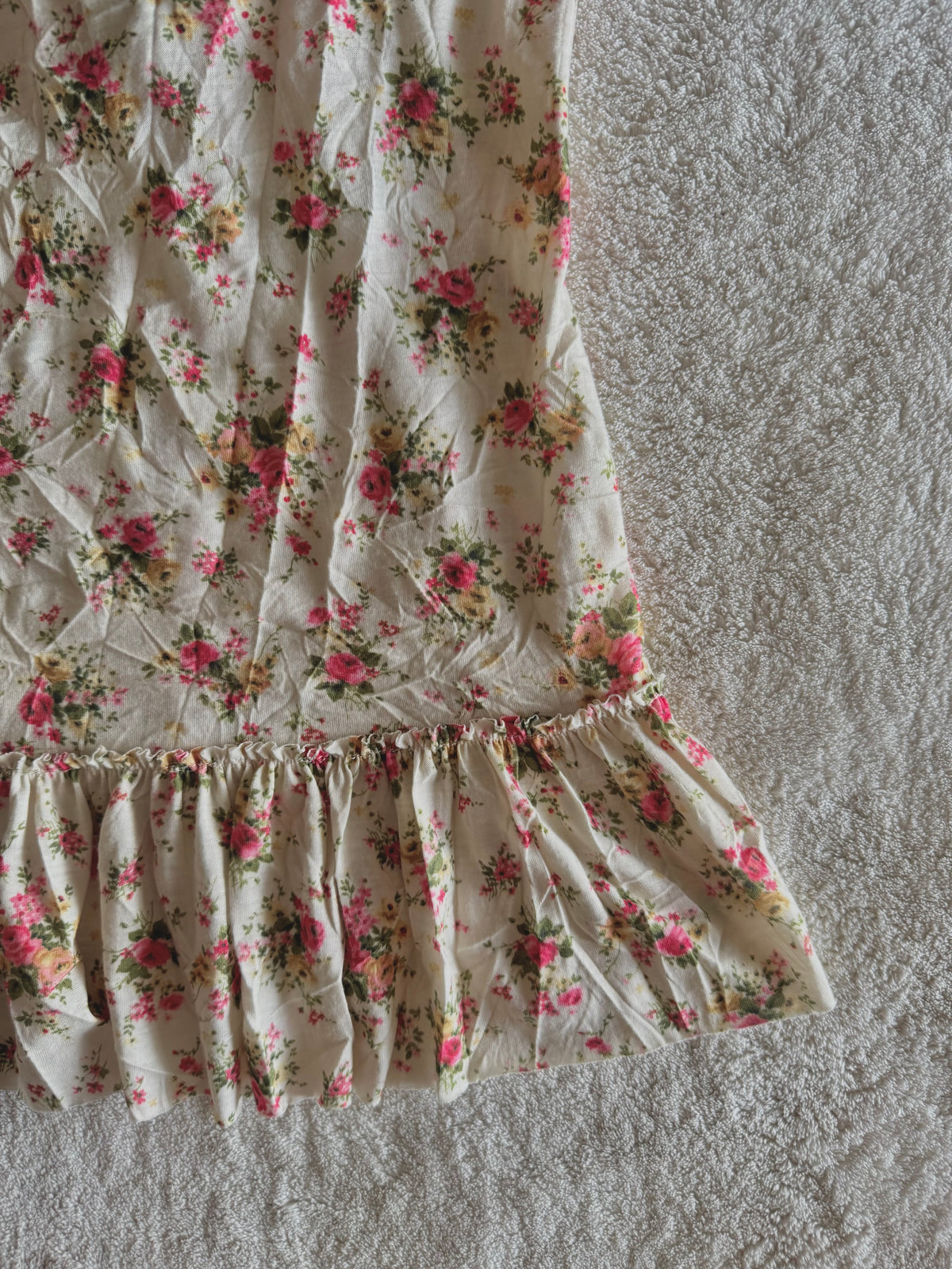y2k vintage cream floral print sequin embellished ruffle lace trim cami top