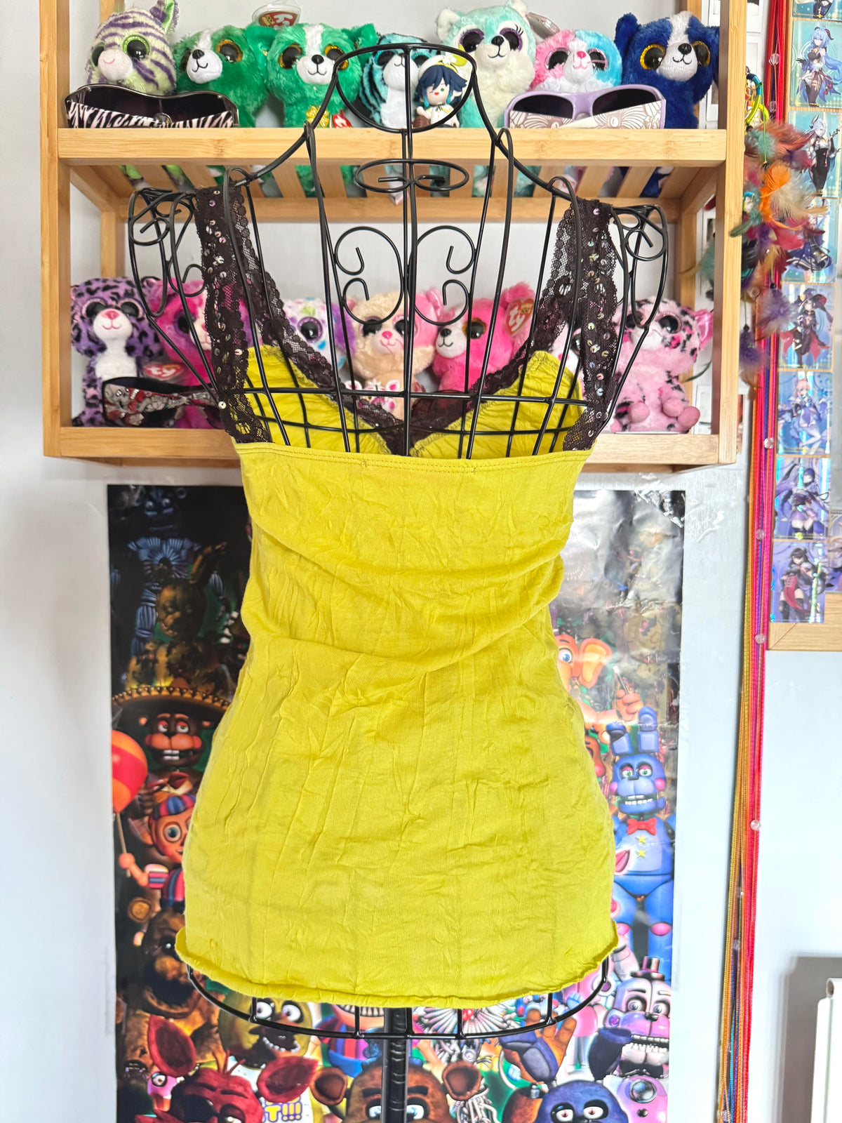 y2k vintage yellow ruched and fitted cami top with brown lace trimmings and sequins