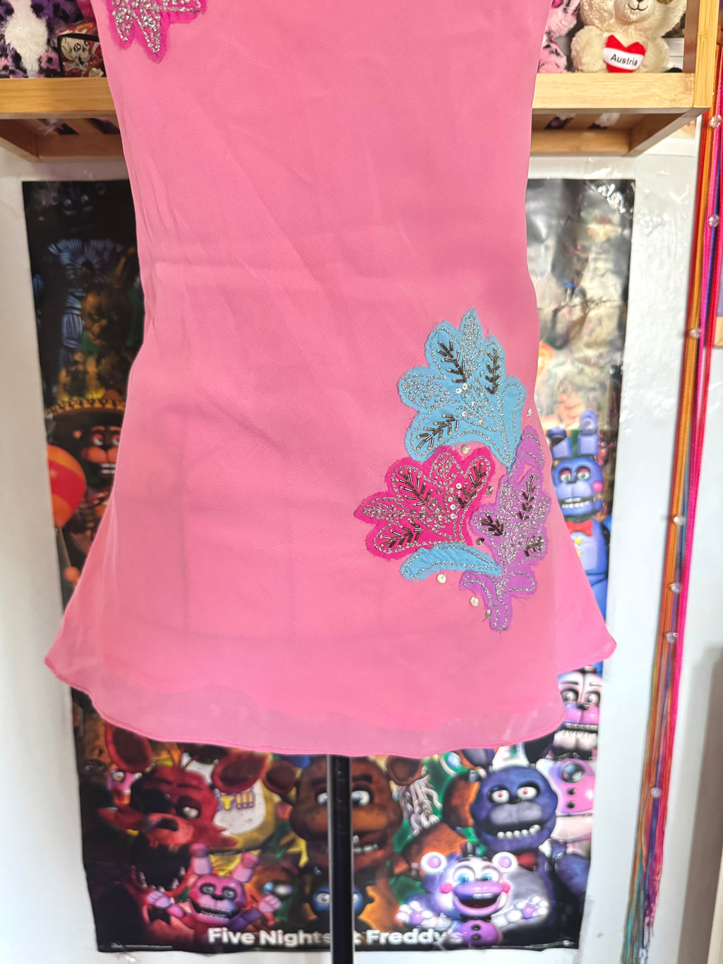y2k vintage pink fitted sleeveless vest top with floral embroidery