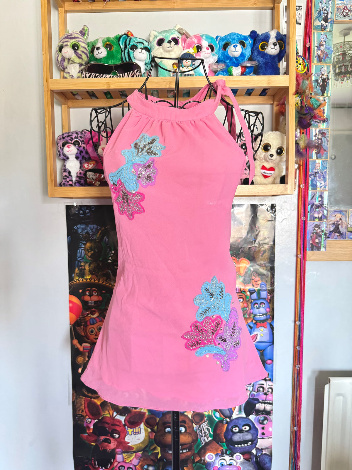 y2k vintage pink fitted sleeveless vest top with floral embroidery