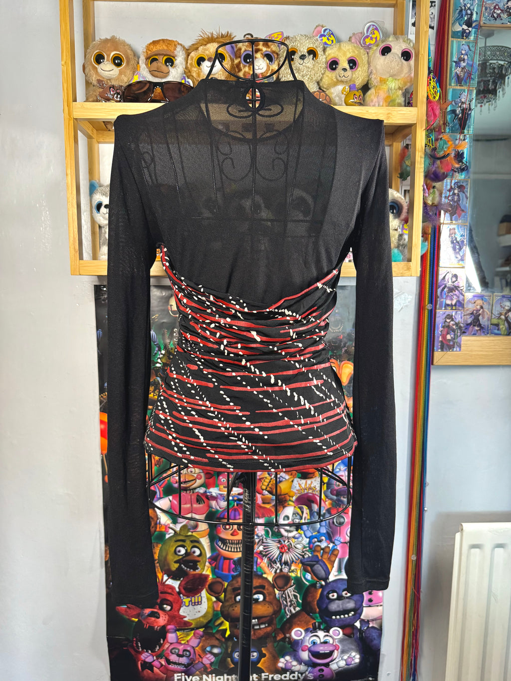 y2k vintage fitted ruched mesh long sleeved top with red slinky swirl pattern body
