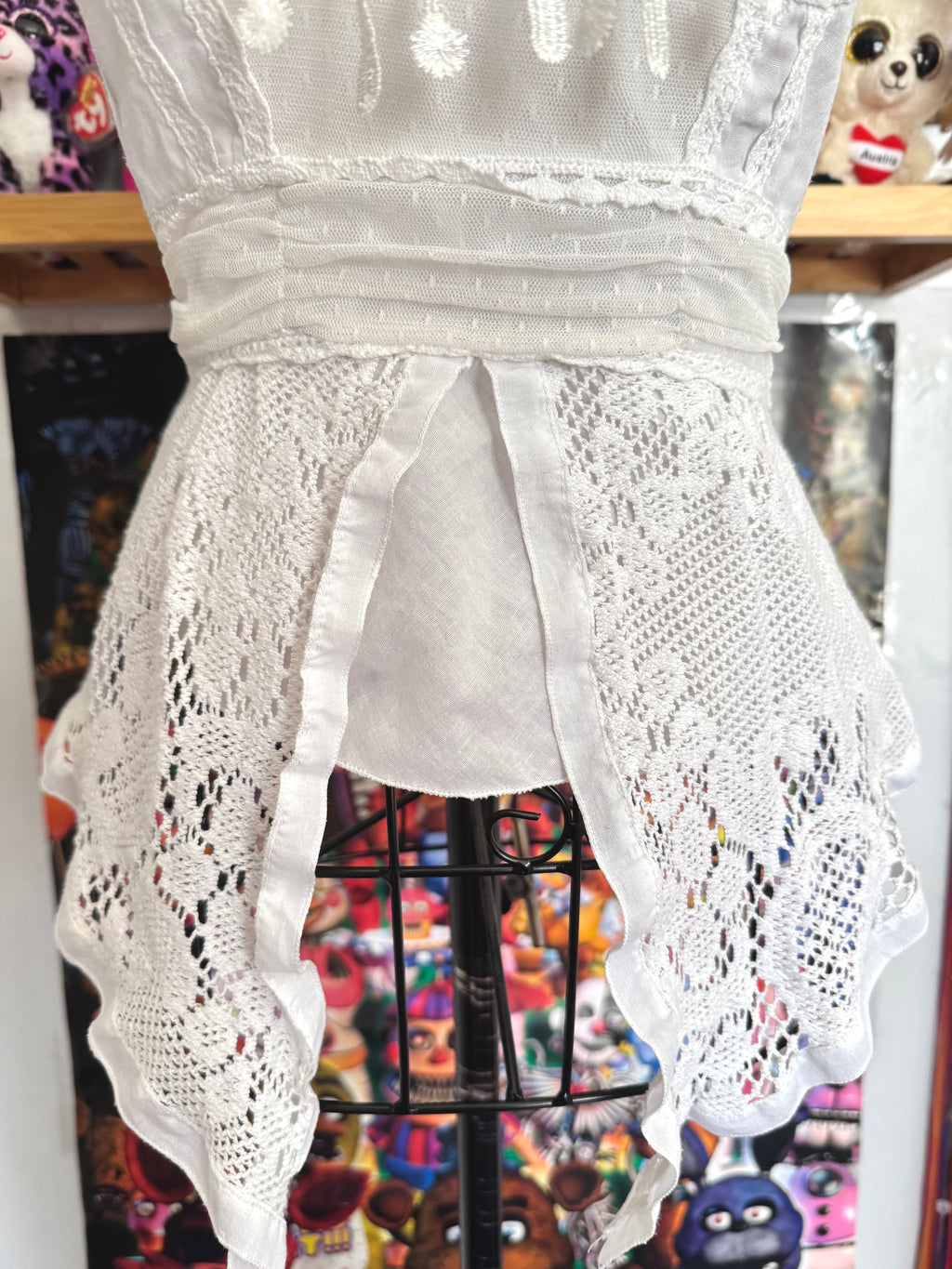 y2k vintage white crocheted cropped and fitted fairy hem cami top