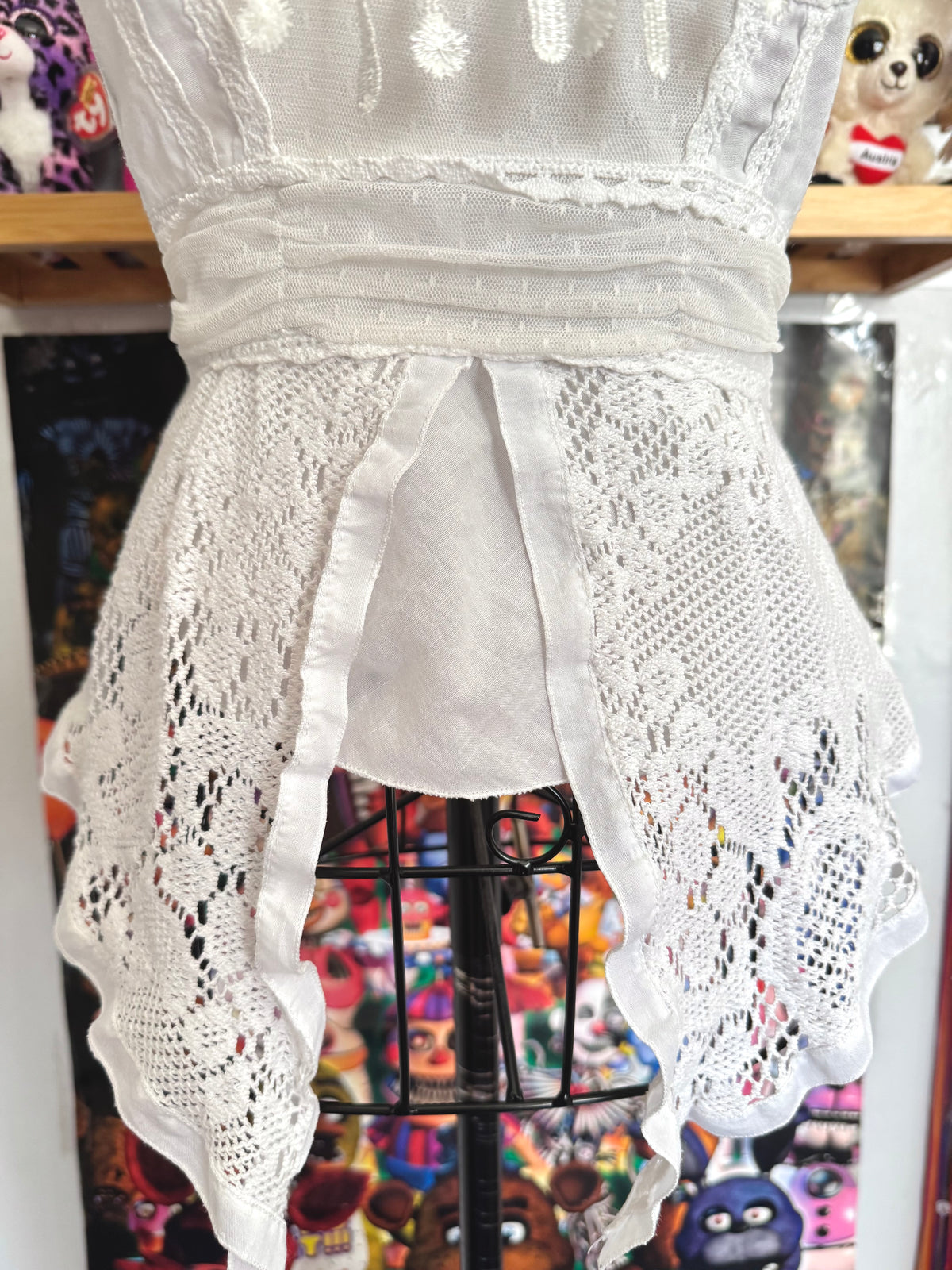 y2k vintage white crocheted cropped and fitted fairy hem cami top