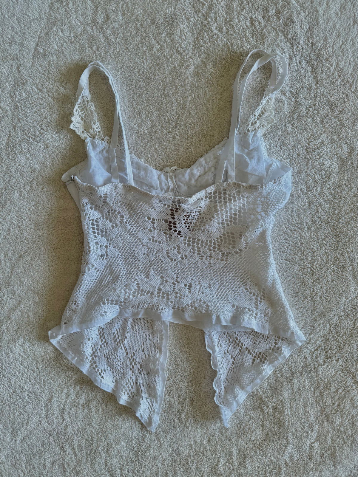 y2k vintage white crocheted cropped and fitted fairy hem cami top