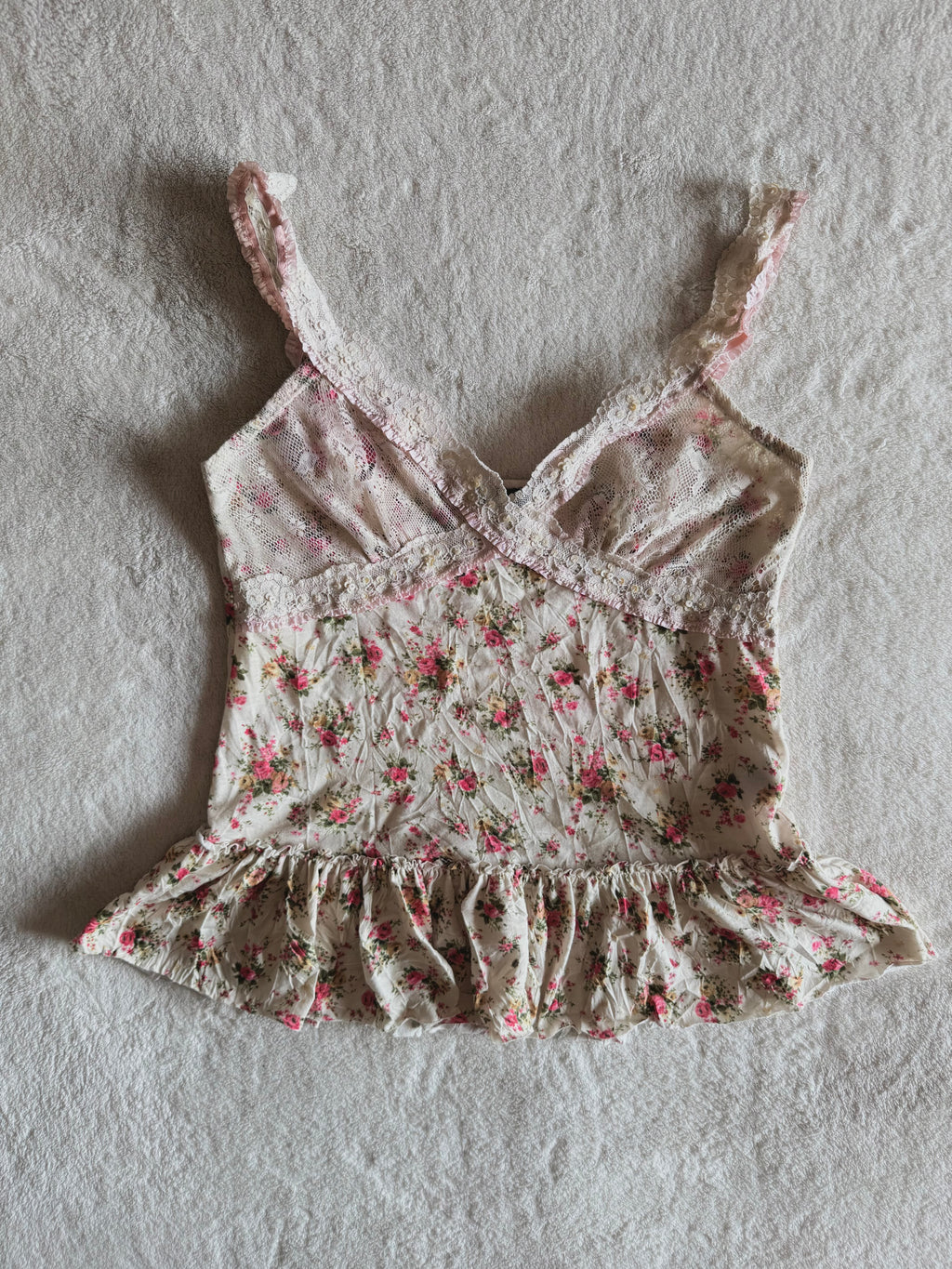 y2k vintage cream floral print sequin embellished ruffle lace trim cami top