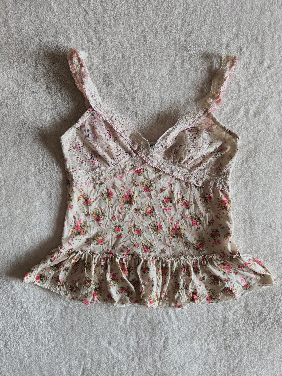 y2k vintage cream floral print sequin embellished ruffle lace trim cami top