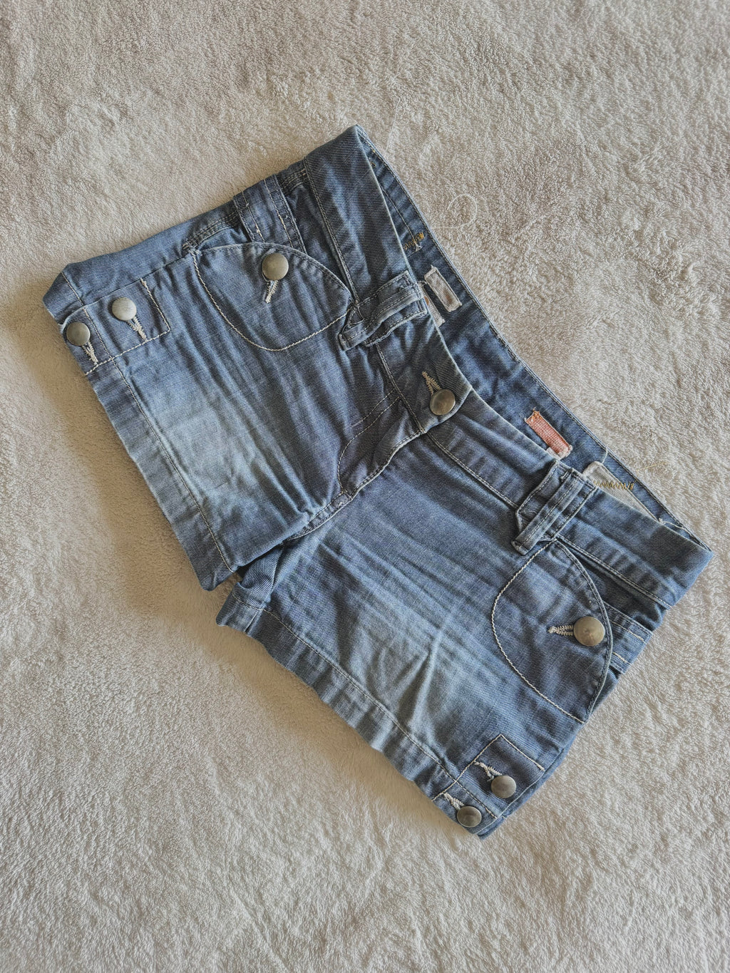 y2k vintage low waisted medium wash denim mini shorts