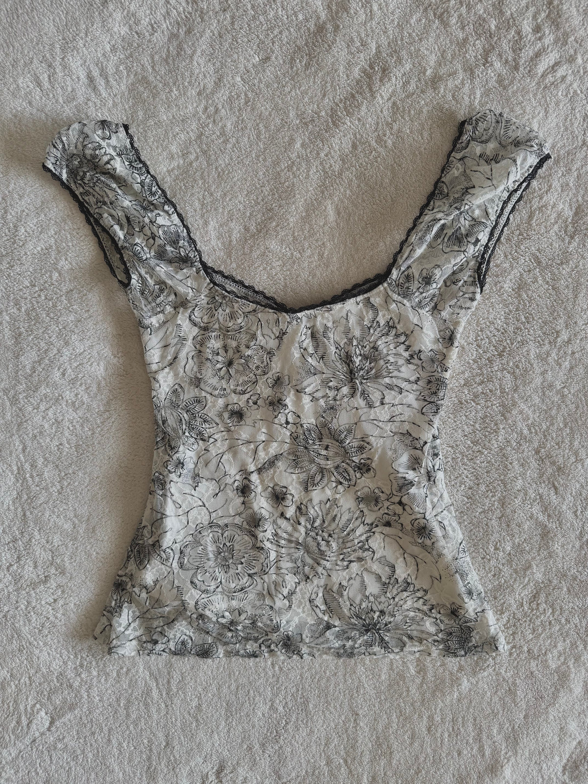 y2k vintage white floral sweetheart neckline fitted cami top