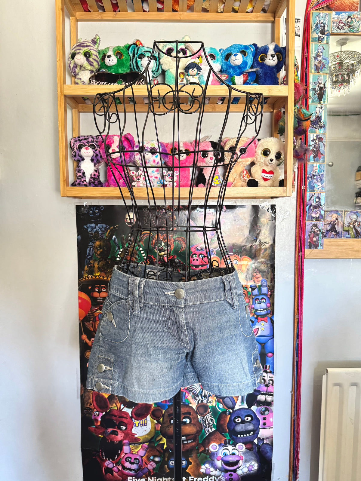 y2k vintage low waisted medium wash denim mini shorts