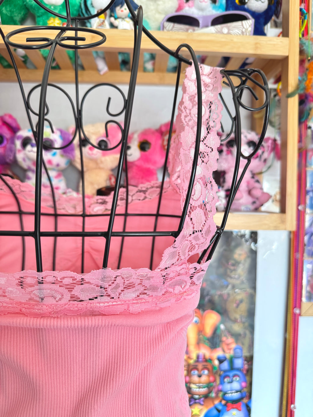 y2k vintage baby pink seamless cami top with lace trimmings and rhinestones