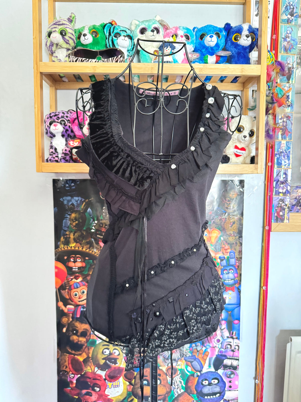 y2k vintage fitted sleeveless black vest top with lace trimmings and sequin embellishments