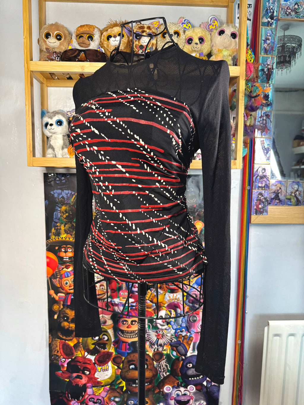 y2k vintage fitted ruched mesh long sleeved top with red slinky swirl pattern body